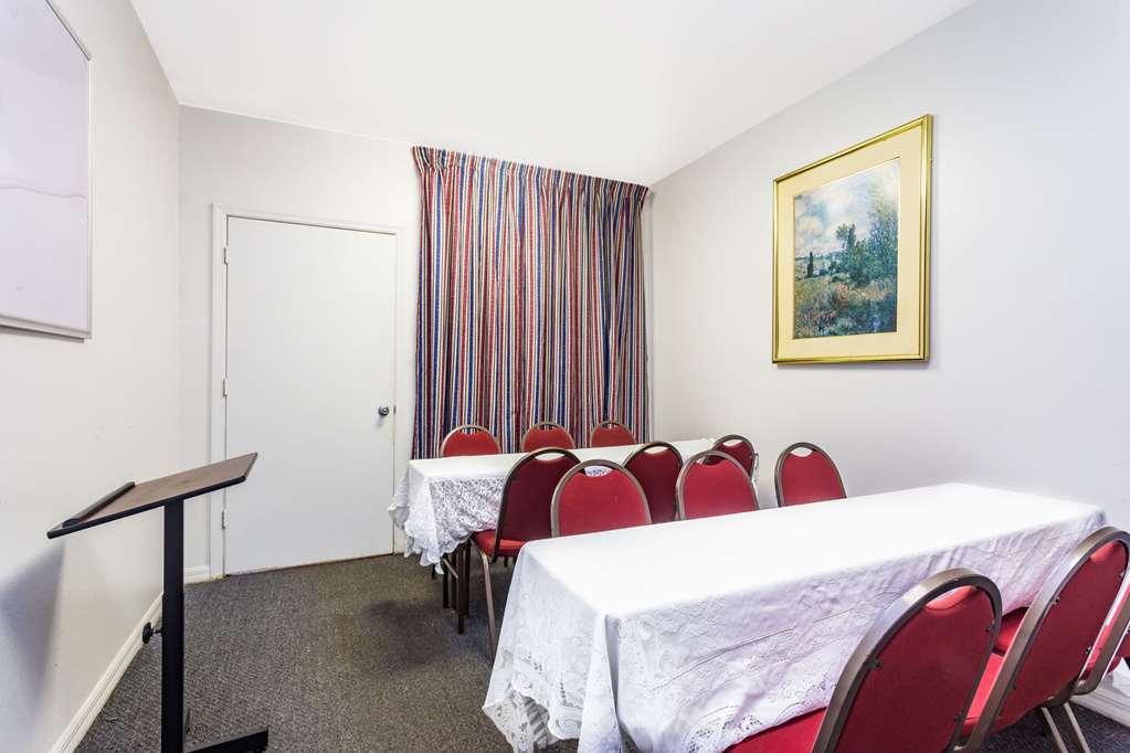 Howard Johnson By Wyndham Lake Stadt Einrichtungen foto